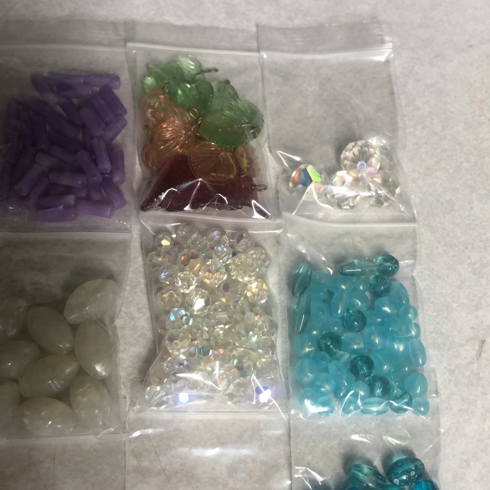 Assortment of Beads - Picture 4 of 7